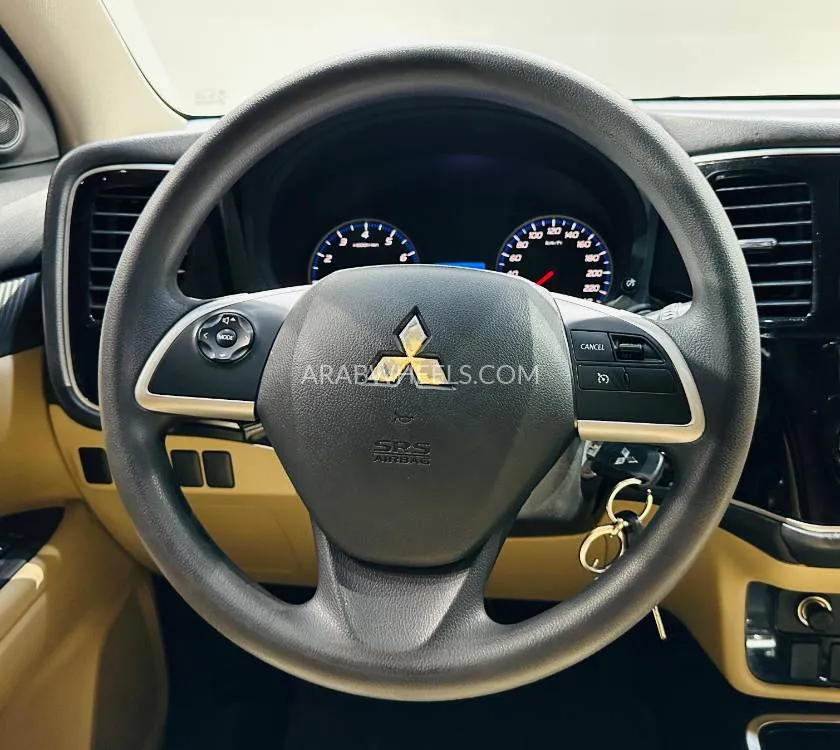 Mitsubishi Outlander 2017 for Sale in Dubai Image-13