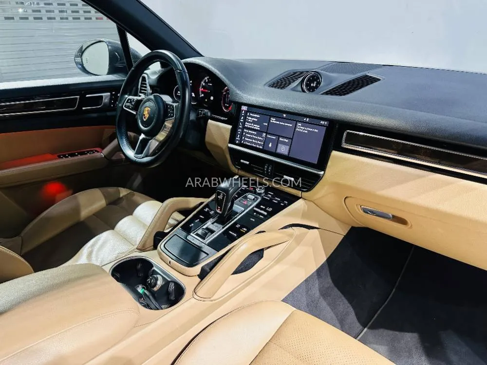 بورشه كايمان 2019 for Sale in دبي Image-22