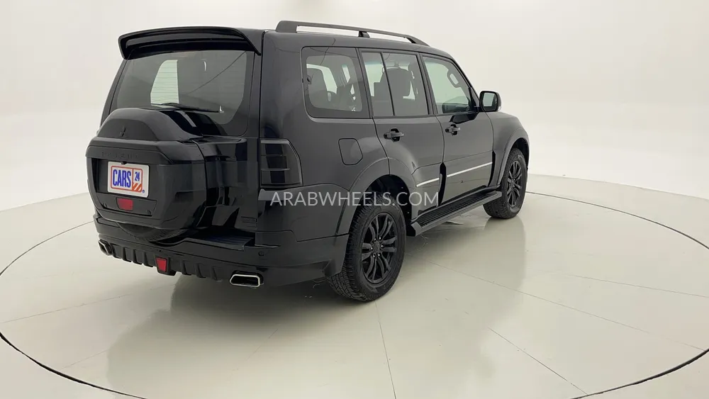 Mitsubishi Pajero 2020 for Sale in Dubai Image-3