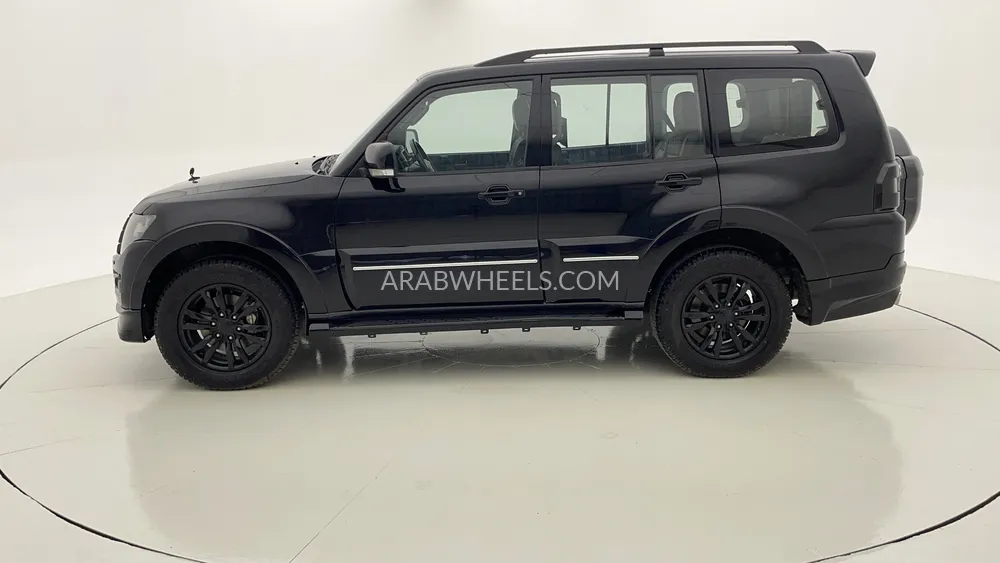 Mitsubishi Pajero 2020 for Sale in Dubai Image-6