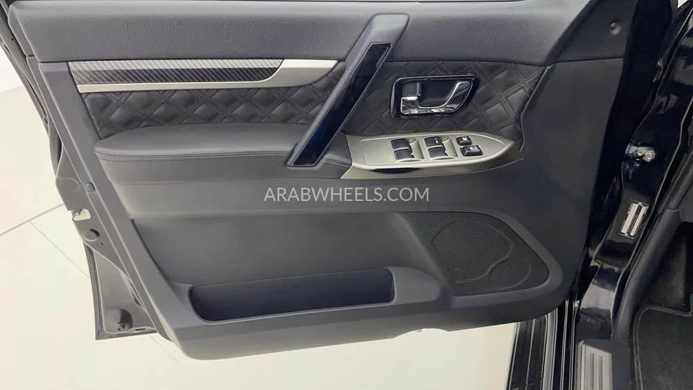 Mitsubishi Pajero 2020 for Sale in Dubai Image-19