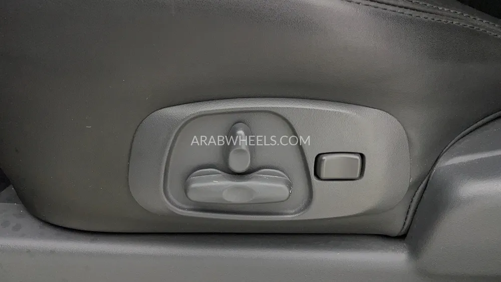 Mitsubishi Pajero 2020 for Sale in Dubai Image-21