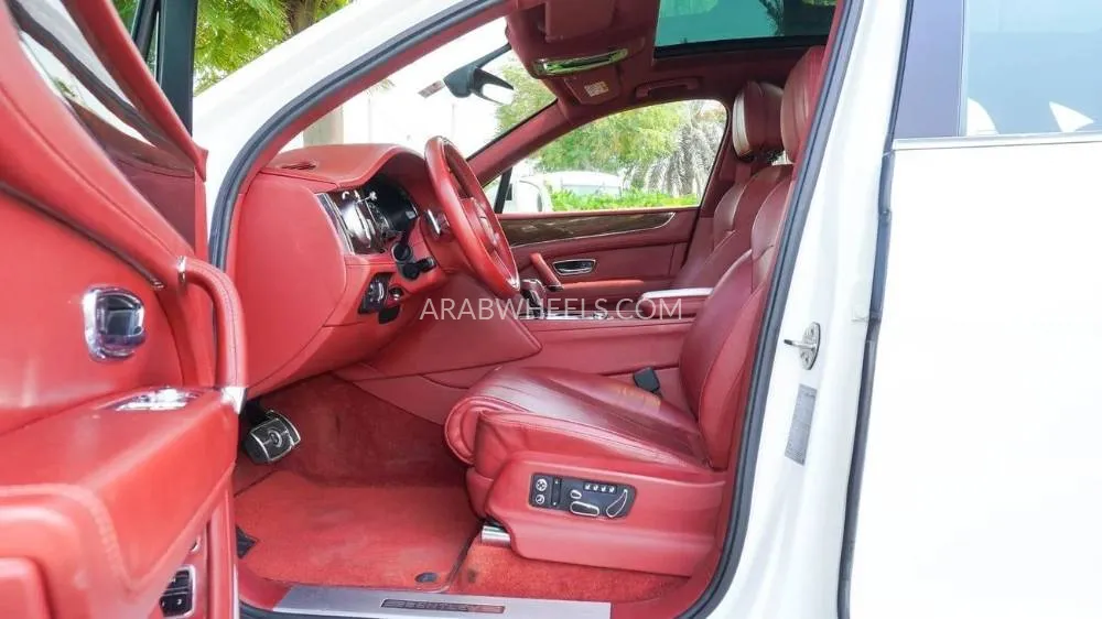 Bentley Bentayga 2018 for Sale in Dubai Image-5