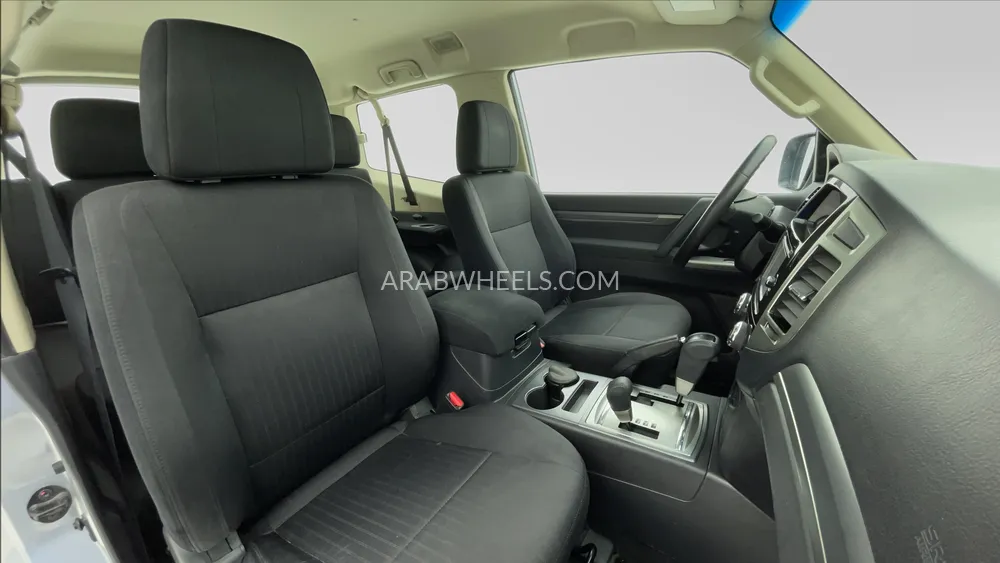 Mitsubishi Pajero 2016 for Sale in Dubai Image-23