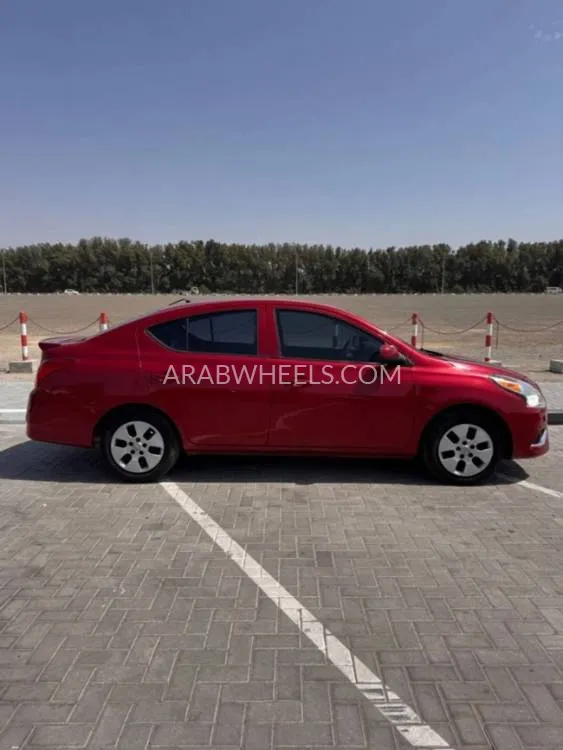 Nissan Versa 2015 for Sale in Sharjah Image-3