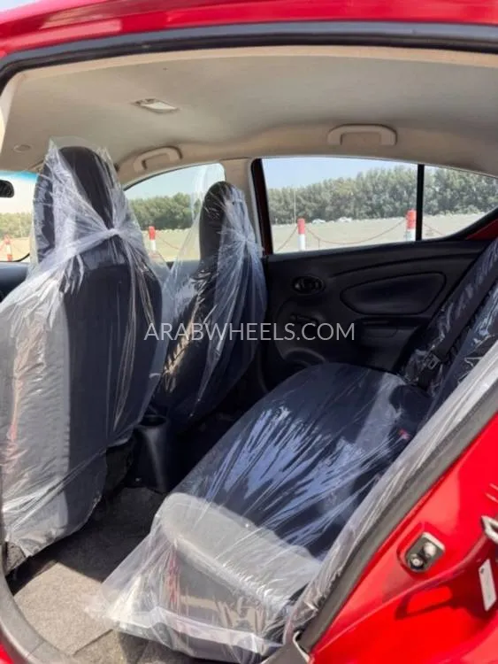 Nissan Versa 2015 for Sale in Sharjah Image-7