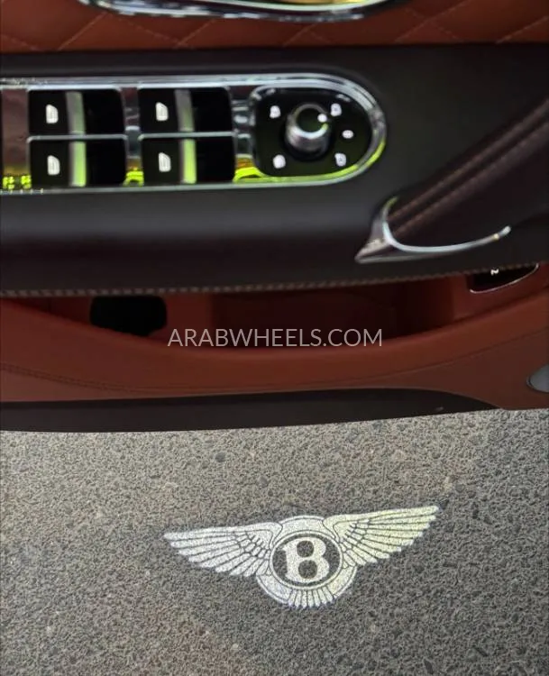 Bentley Bentayga 2018 for Sale in Dubai Image-15