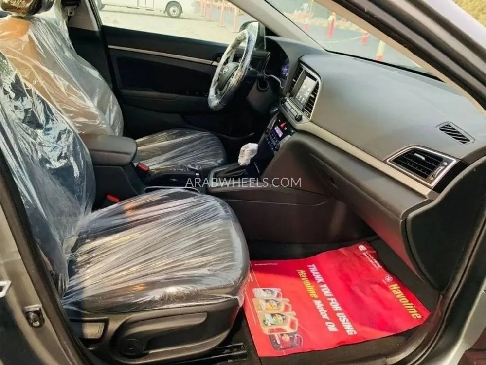 Hyundai Elantra 2018 for Sale in Sharjah Image-13