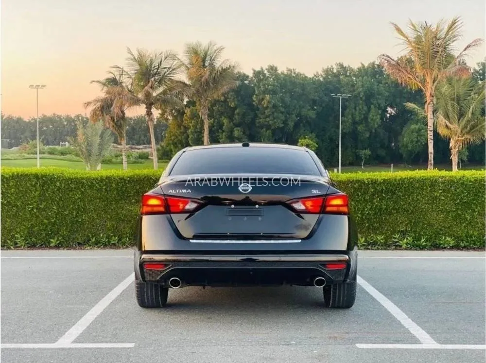Nissan Altima 2019 for Sale in Sharjah Image-11