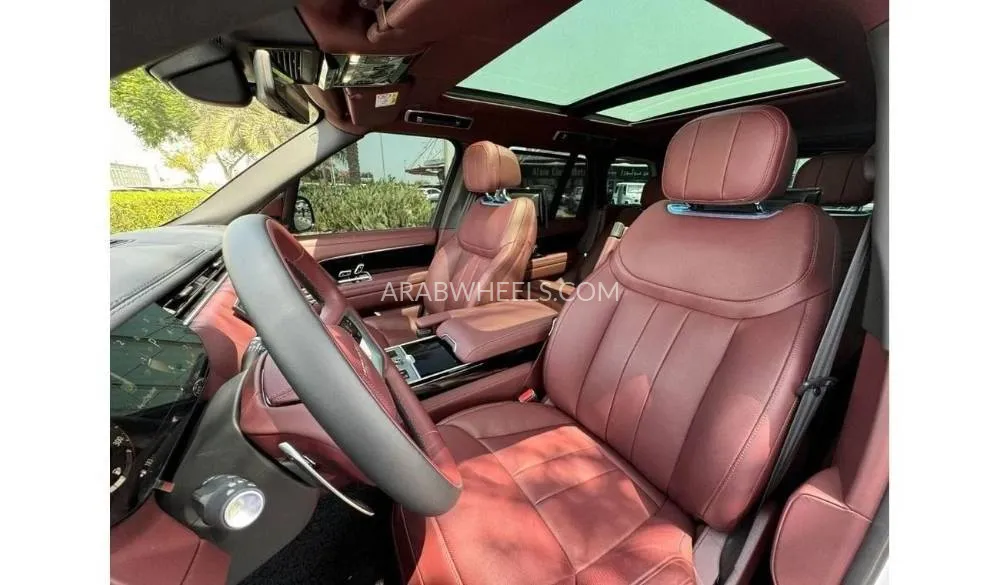Land Rover Range Rover 2023 for Sale in Dubai Image-8