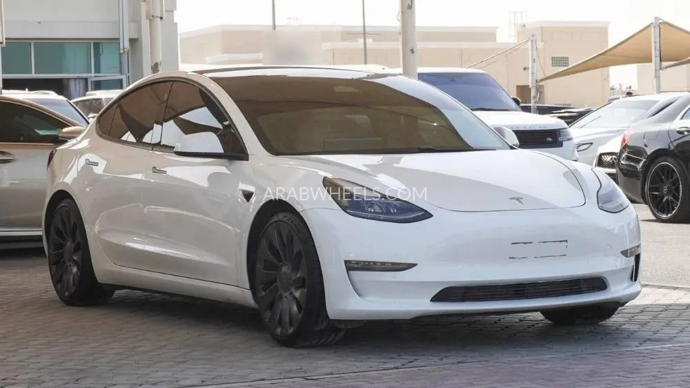 Tesla Model 3 2021 for Sale in Sharjah Image-1