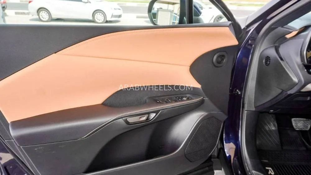 Lexus RX 2024 for Sale in Sharjah Image-5