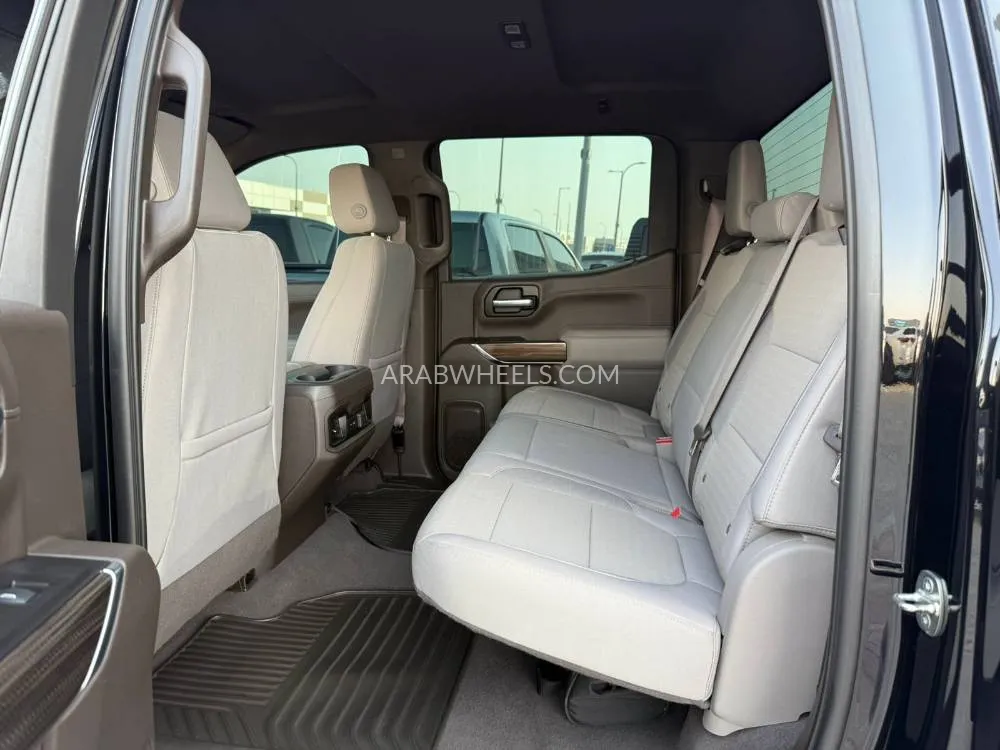 Chevrolet Silverado 2020 for Sale in Abu Dhabi Image-9