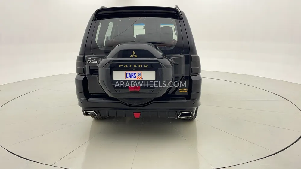 Mitsubishi Pajero 2020 for Sale in Dubai Image-4