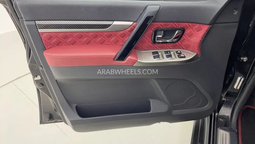 Mitsubishi Pajero 2020 for Sale in Dubai Image-19