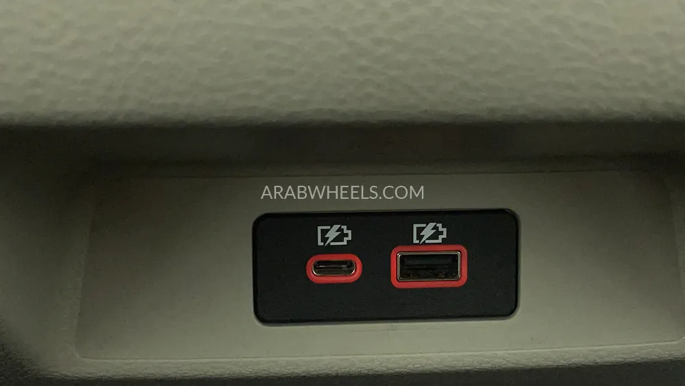 Nissan Altima 2020 for Sale in Dubai Image-40