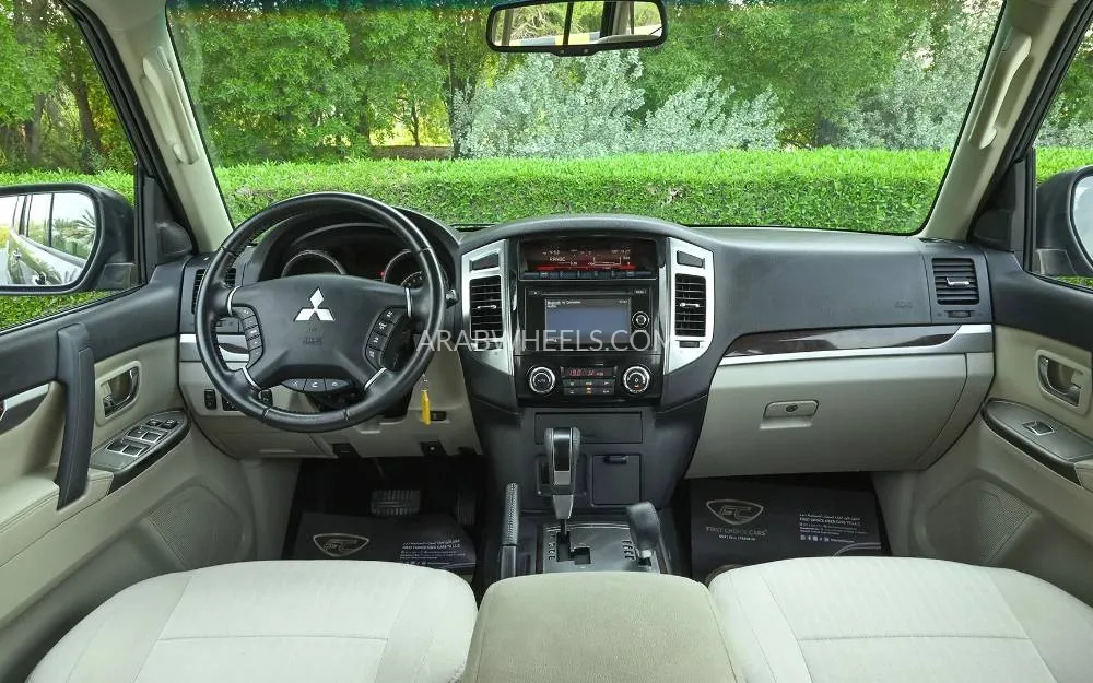 Mitsubishi Pajero 2019 for Sale in Sharjah Image-9