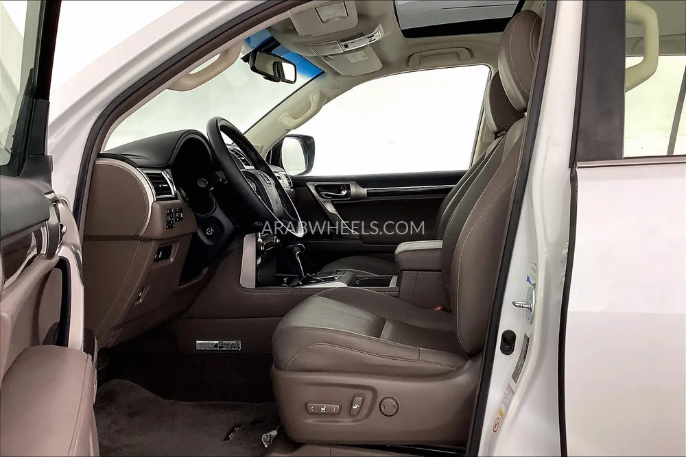 Lexus GX 2017 for Sale in Sharjah Image-12