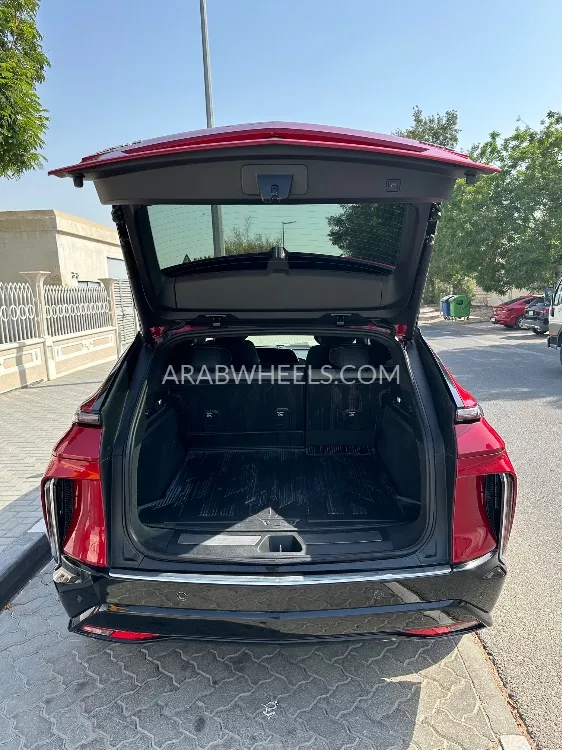 Cadillac LYRIQ 2024 for Sale in Dubai Image-9