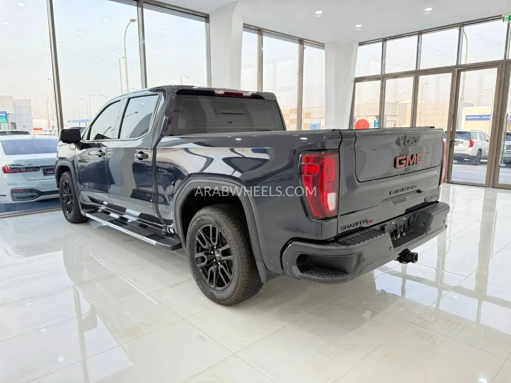 GMC Sierra 2023 for Sale in Abu Dhabi Image-9