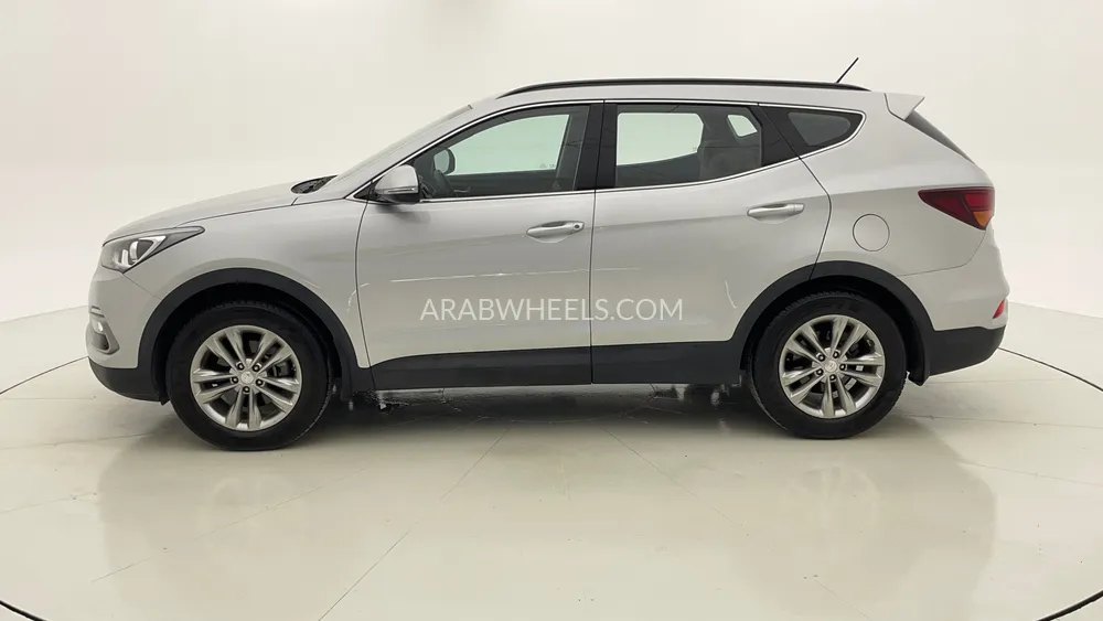 Hyundai Santa Fe 2018 for Sale in Dubai Image-6