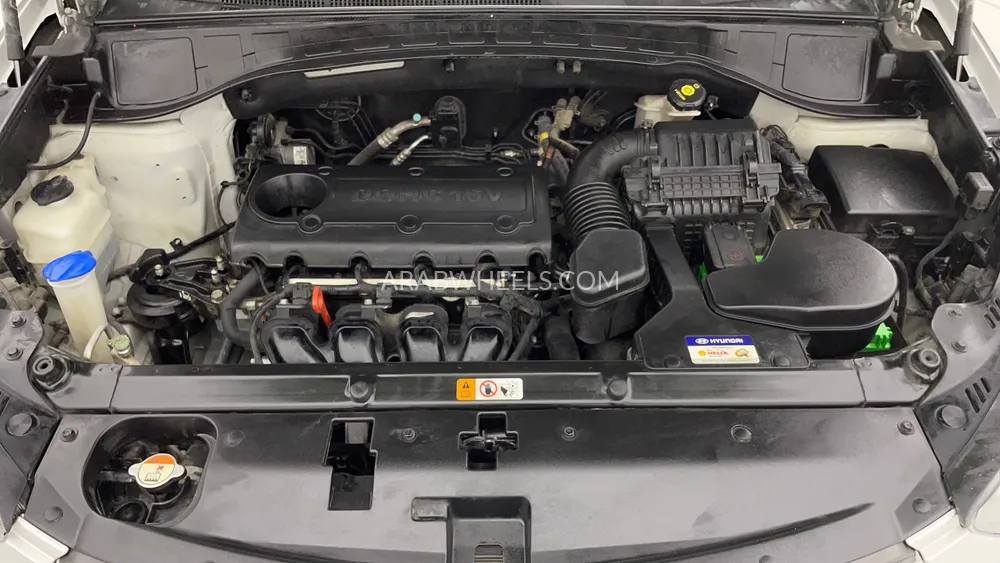 Hyundai Santa Fe 2018 for Sale in Dubai Image-9