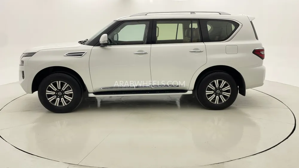 Nissan Patrol 2021 for Sale in Dubai Image-6
