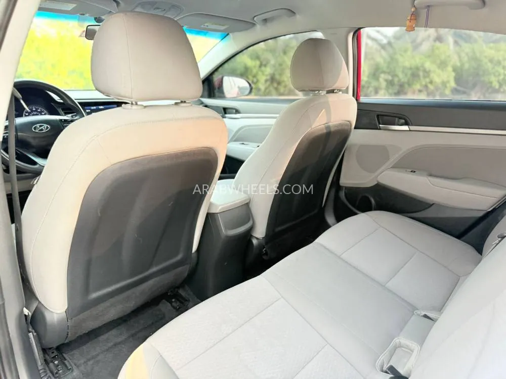 Hyundai Elantra 2020 for Sale in Dubai Image-12