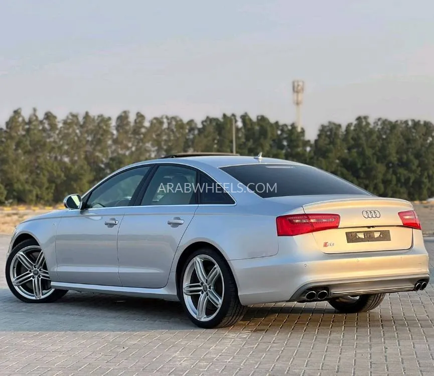 Audi RS 6 2015 for Sale in Sharjah Image-3
