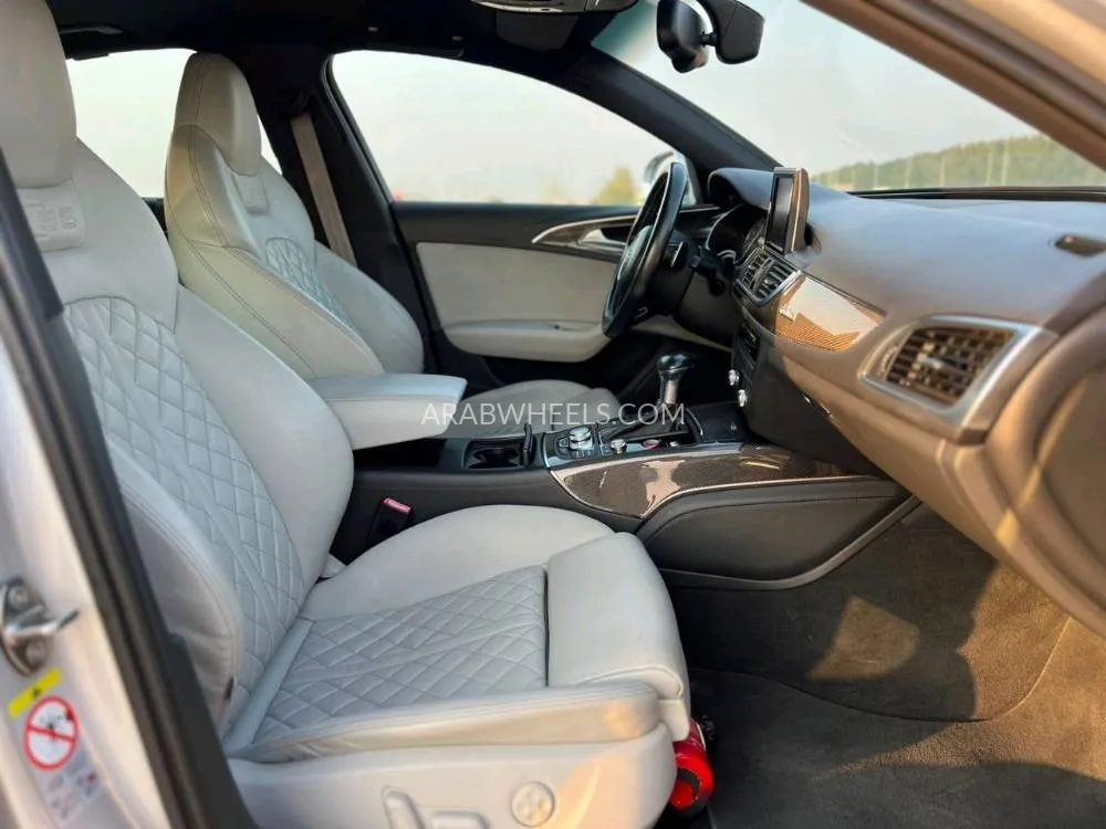 Audi RS 6 2015 for Sale in Sharjah Image-10