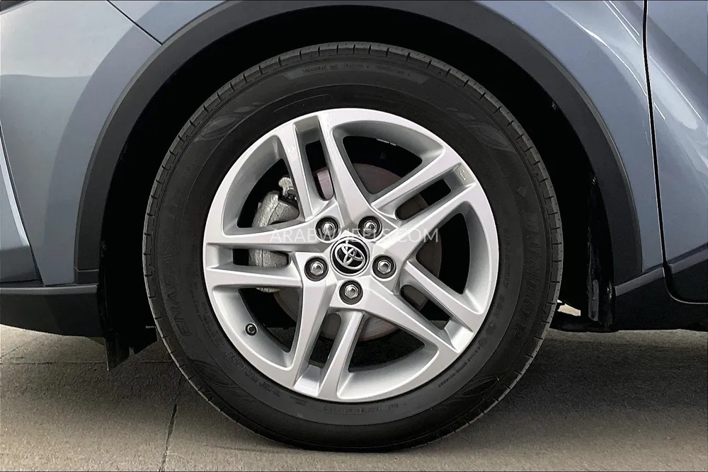 Toyota C-HR 2023 for Sale in Dubai Image-9