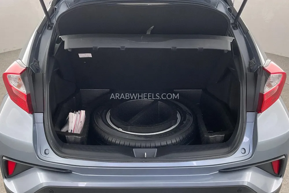 Toyota C-HR 2023 for Sale in Dubai Image-15