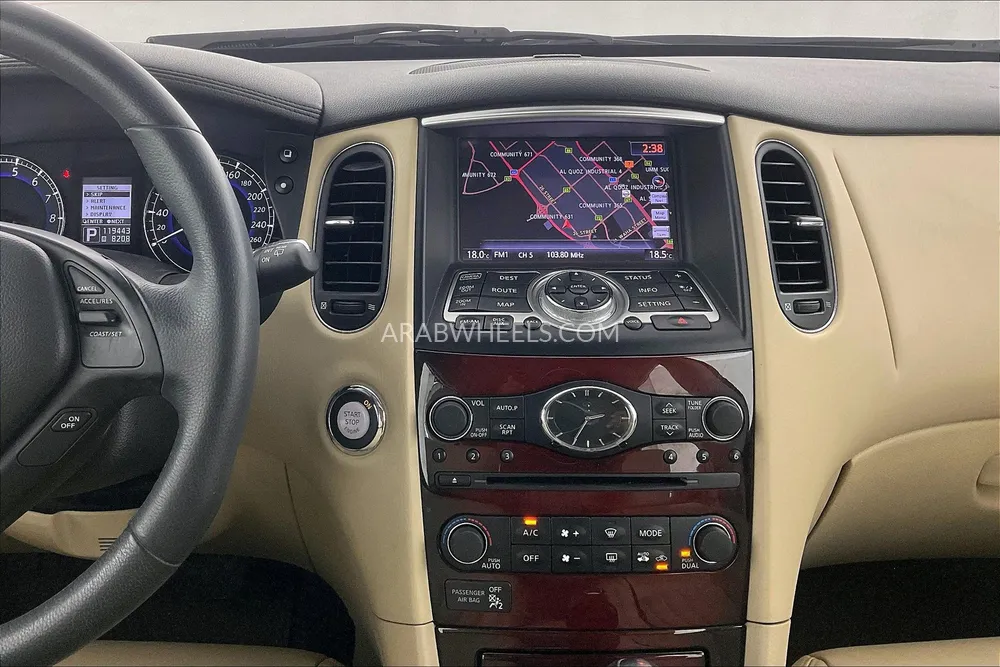 Infiniti QX50 2016 for Sale in Sharjah Image-16