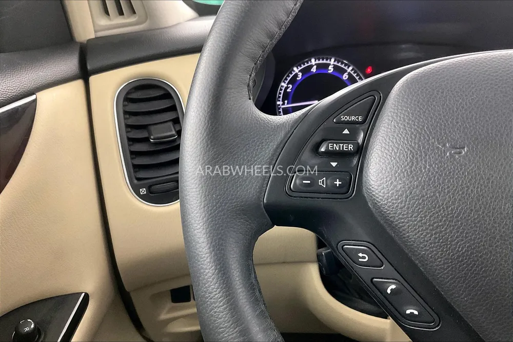 Infiniti QX50 2016 for Sale in Sharjah Image-23