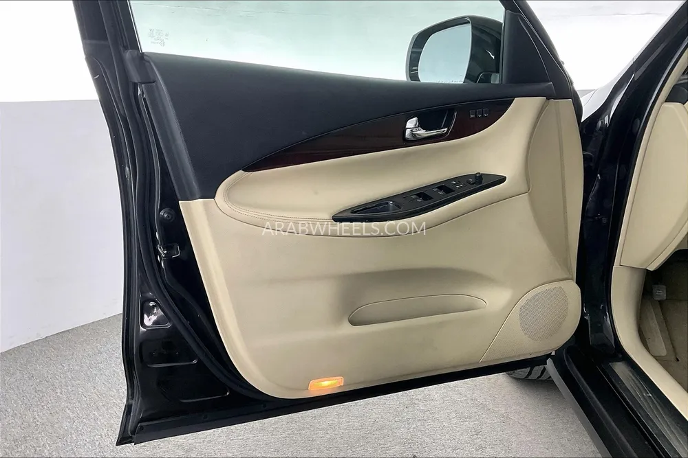 Infiniti QX50 2016 for Sale in Sharjah Image-25