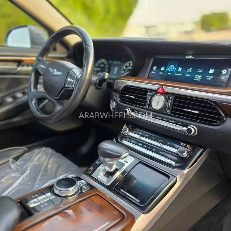 Genesis G90 2018 for Sale in Sharjah Image-12