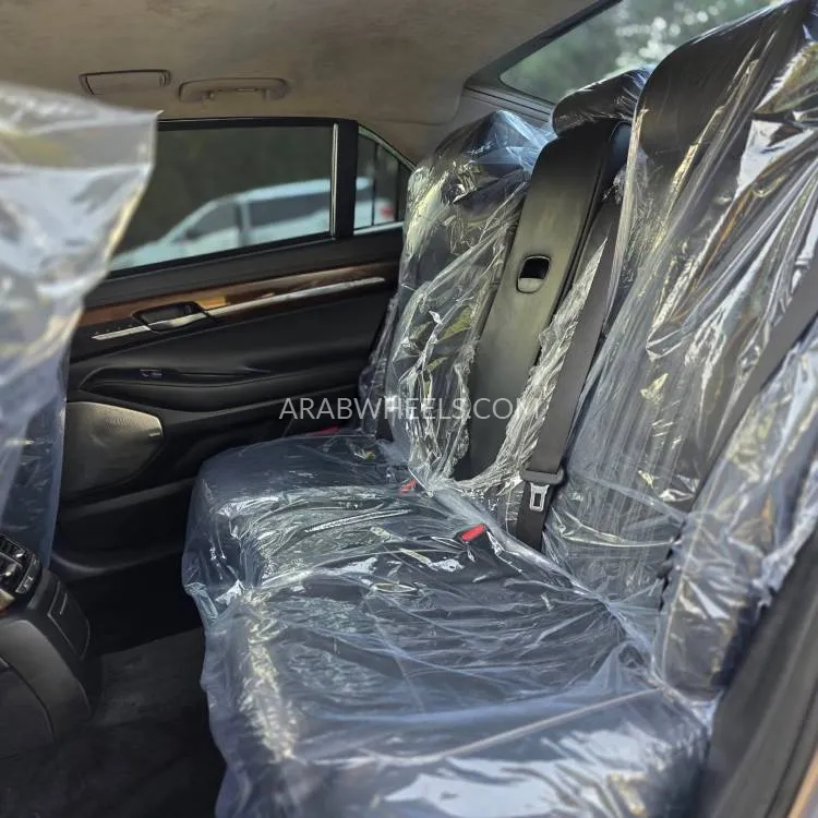 Genesis G90 2018 for Sale in Sharjah Image-17