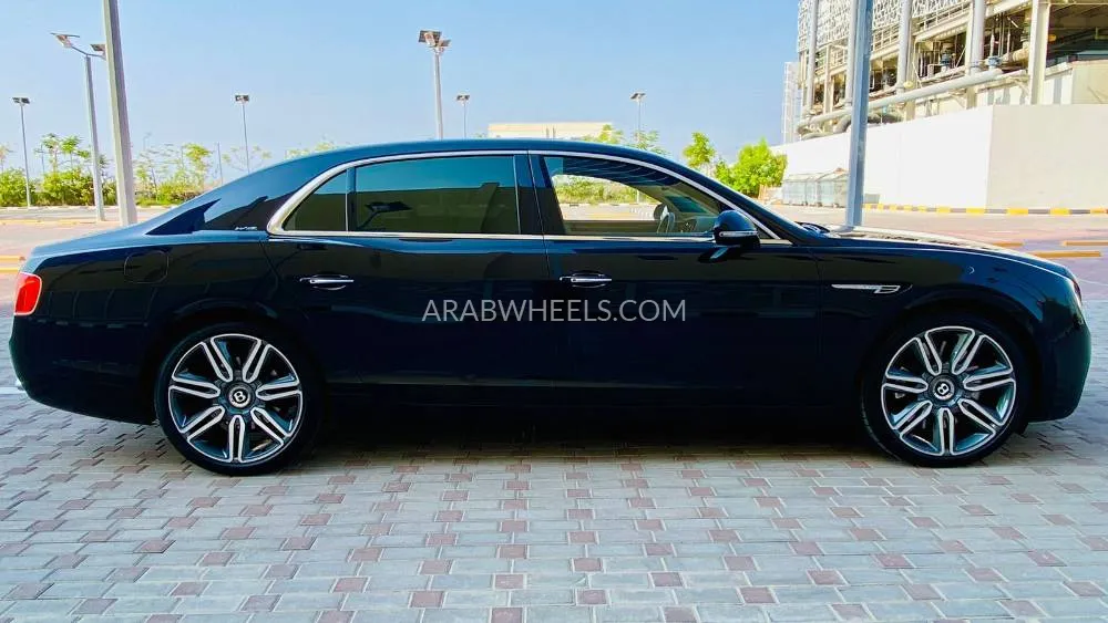 Bentley Flying Spur 2016 for Sale in Fujairah Image-3