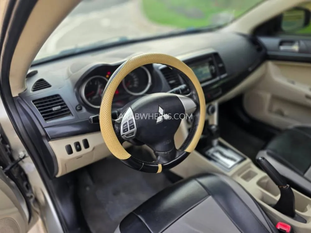 Mitsubishi Lancer 2017 for Sale in Sharjah Image-11