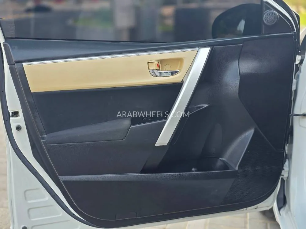 Toyota Corolla 2017 for Sale in Sharjah Image-7