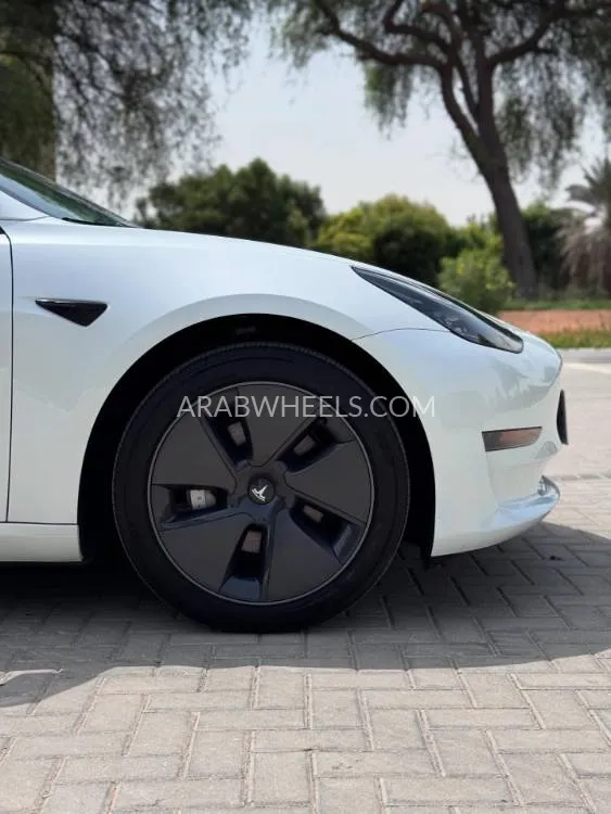 Tesla Model 3 2023 for Sale in Ras Al Khaimah Image-9