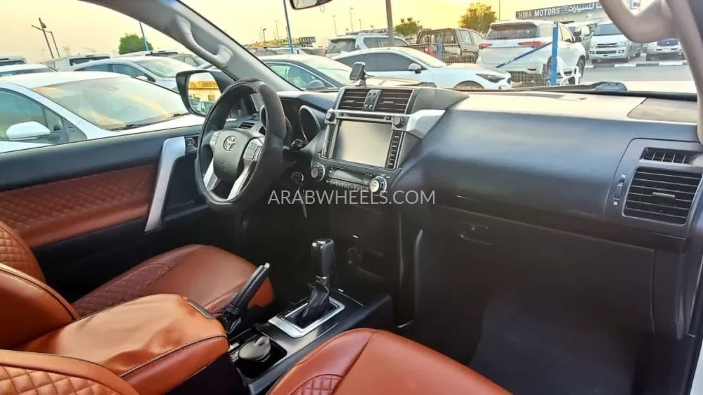 Toyota Land Cruiser Prado 2017 for Sale in Dubai Image-13