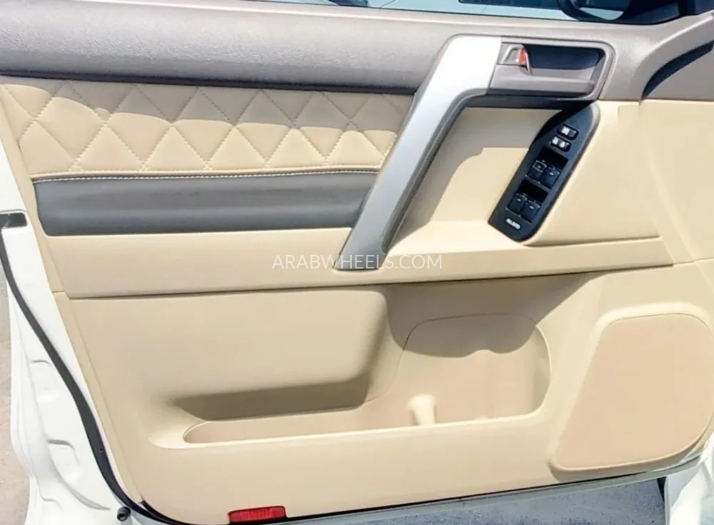 تويوتا لاند كروزر برادو 2019 for Sale in دبي Image-6