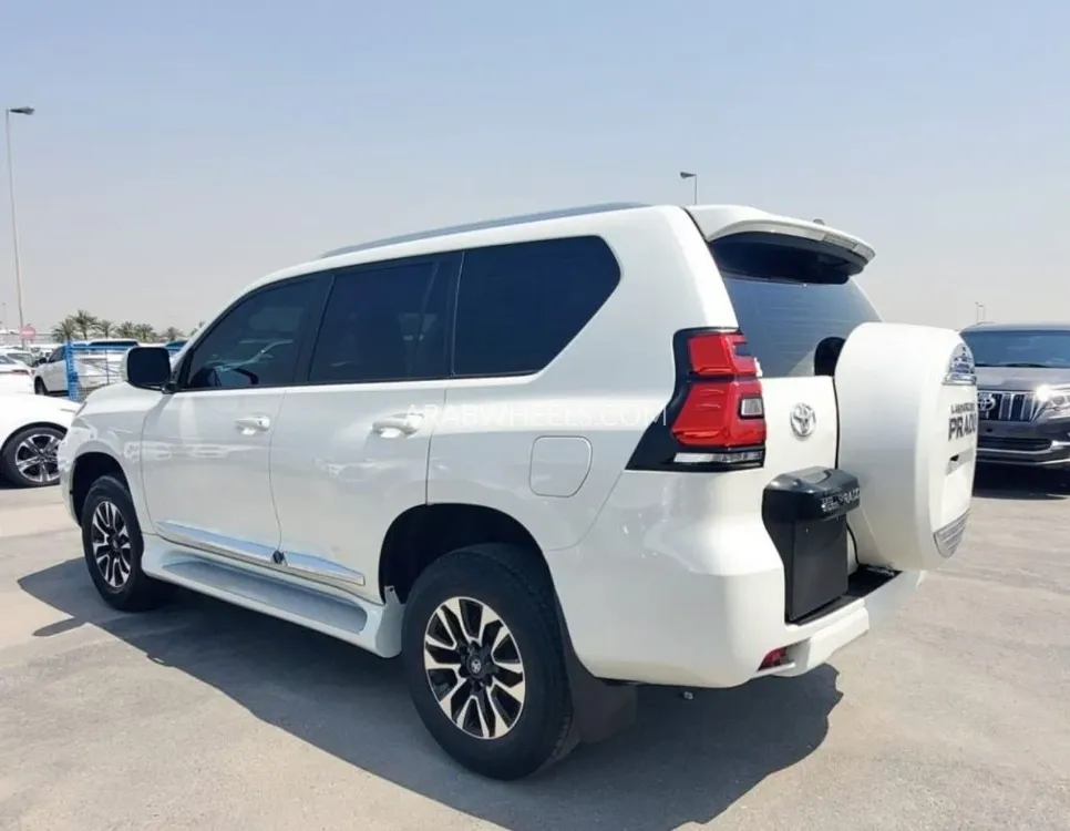 تويوتا لاند كروزر برادو 2019 for Sale in دبي Image-16