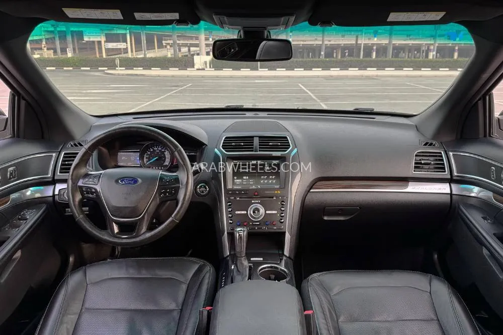 Ford Explorer 2016 for Sale in Dubai Image-6