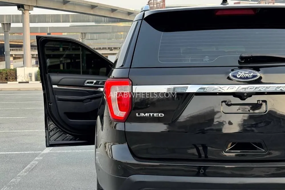 Ford Explorer 2016 for Sale in Dubai Image-13