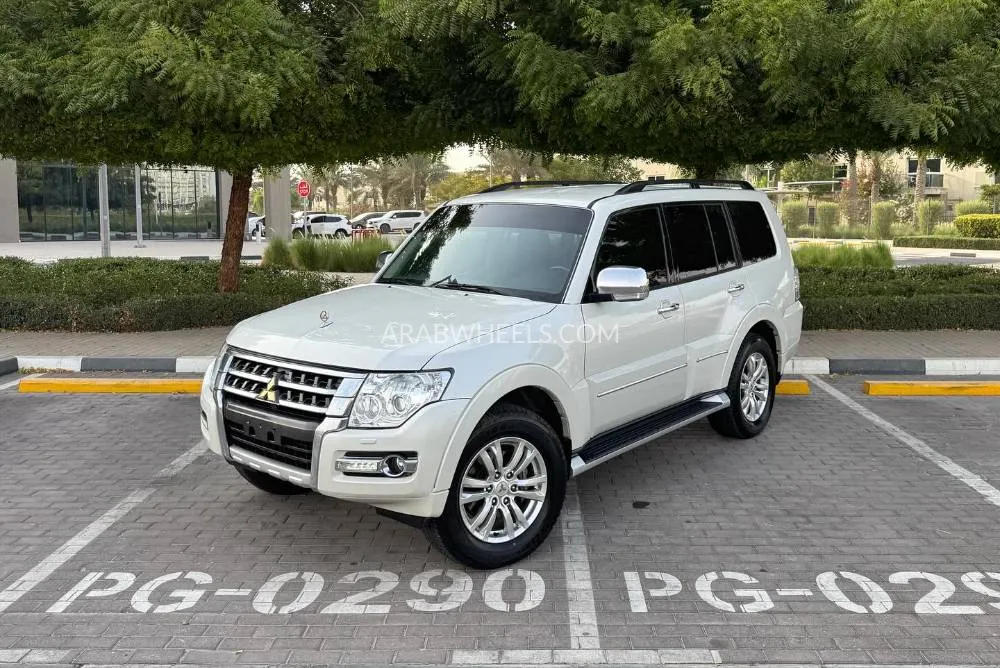 Mitsubishi Pajero 2020 for Sale in Dubai Image-3