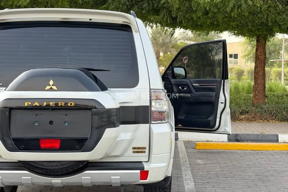 Mitsubishi Pajero 2020 for Sale in Dubai Image-15