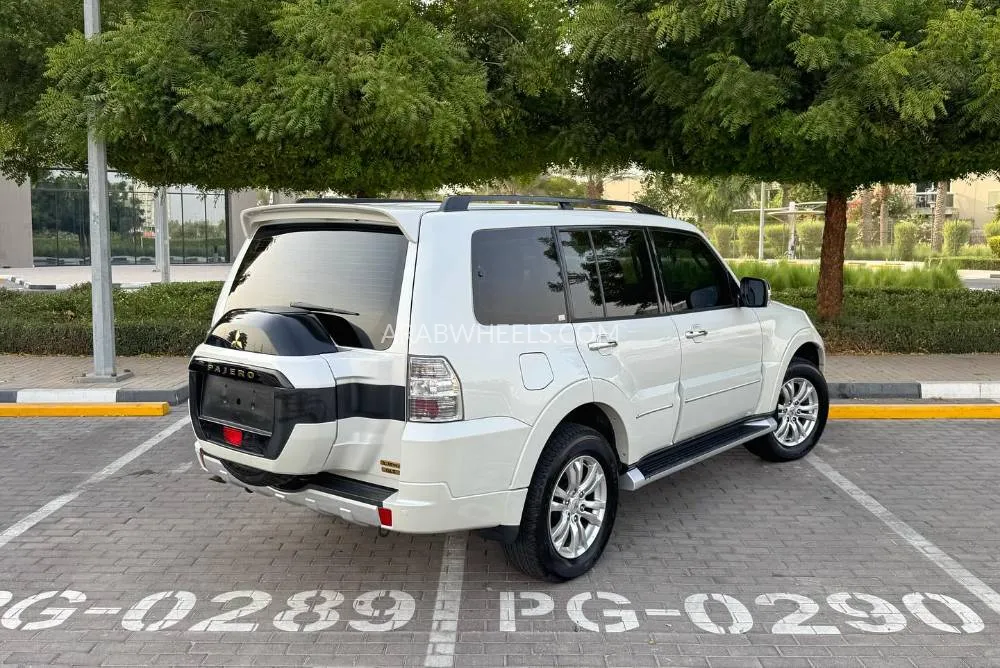 Mitsubishi Pajero 2020 for Sale in Dubai Image-16