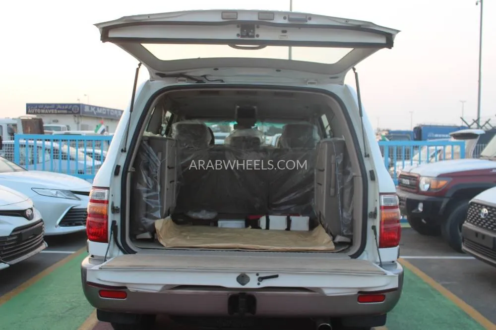 Toyota Land Cruiser 2000 for Sale in Dubai Image-18